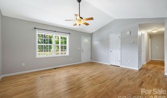 76 Selwyn Rd, Asheville, NC 28806