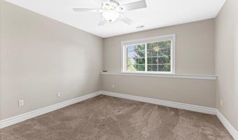 324 Meadowbrook Country Club Est, Ballwin, MO 63011