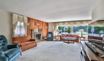 26 Devon Ln, Amherst, NY 14221