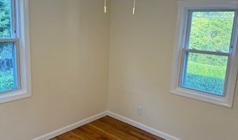 11 High Ridge Dr, Bridgeport, CT 06606