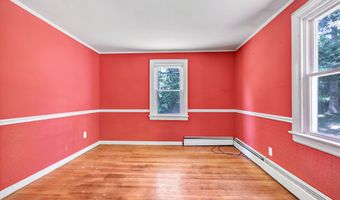 13 Hoyt Rd, Bethel, CT 06801