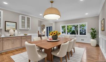 55 Maiden Ln, Bergenfield, NJ 07621