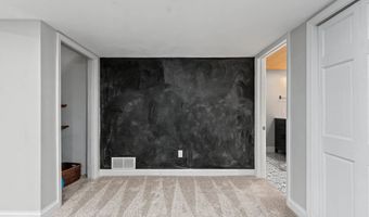 3901 N MILLWOOD Dr, Appleton, WI 54913