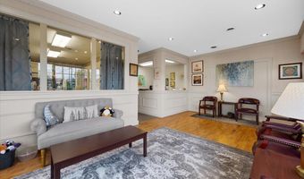 121 NW Russell Rd, Abingdon, VA 24210