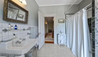 208 High St, Belfast, ME 04915