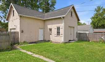 329 W 5th St, Auburn, IN 46706