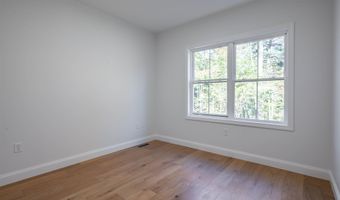 28 Dalton Dr, Barnstead, NH 03225