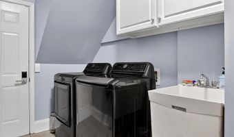 22557 MIDDLEBURG CHAPEL Ct, Ashburn, VA 20148