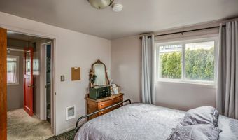 496 HAMBURG Ave, Astoria, OR 97103