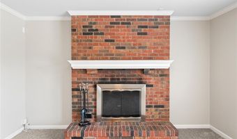 6029 Terri Lynn Dr, Affton, MO 63123