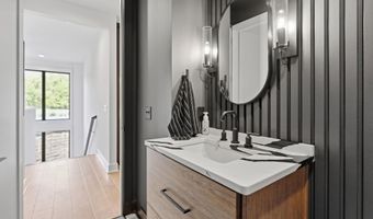 2100 Golfview Dr, Auburn, IN 46706