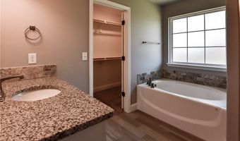 531 Melrose Pl, Bentonville, AR 72712