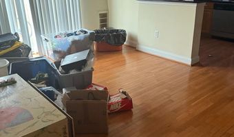 2215 HUNTER Pl SE 303, Washington, DC 20020