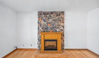 16048 Wintun Rd, Apple Valley, CA 92307