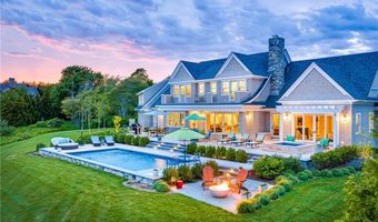 71 Cliff Dr, Narragansett, RI 02882