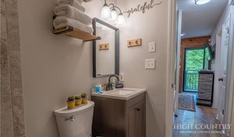 141 Snowflake Rd, Banner Elk, NC 28604