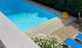 37 Carriage Rd, Cranston, RI 02920