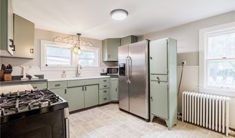 12 Clarendon St, Albion, NY 14411