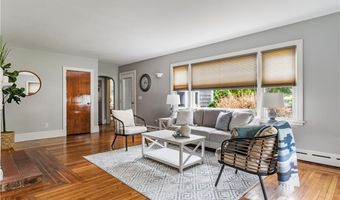 6 Ansonia Ave, Bristol, RI 02809