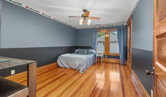 27 Center St, Algonquin, IL 60102