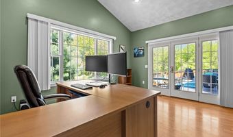 386 Tourtellot Hill Rd, Glocester, RI 02814