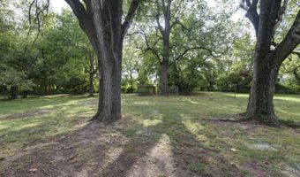 308 S Rinker Ave, Aurora, MO 65605