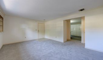 84 Founders Vlg 84, Clinton, CT 06413