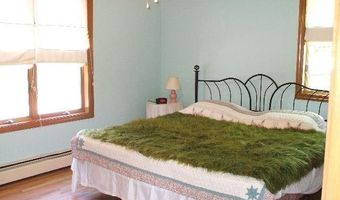 52 Montauk Rd, Narragansett, RI 02882