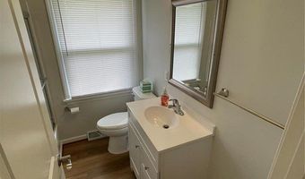 433 Essen Ln, Ballwin, MO 63021