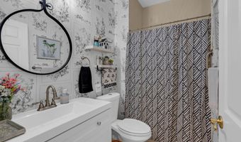 64 Symphony Ave, Bayville, NJ 08721