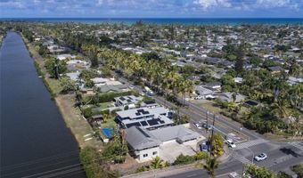 905 Kainui Dr, Kailua, HI 96734
