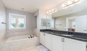 11200 SEABISCUIT Ln 101, Berlin, MD 21811
