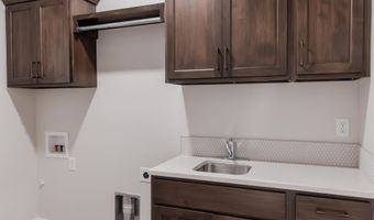 336 W Boxthorn Dr, Andover, KS 67002