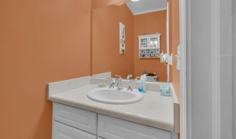 16 Weathervane Rd 16, Bristol, CT 06010