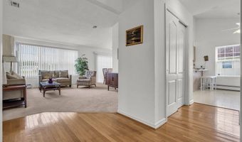 6 Snowdon Ct, Toms River, NJ 08757