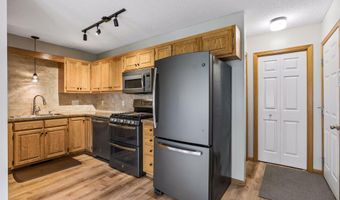 3849 Stonehaven Ct, Anoka, MN 55303