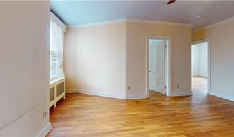 45 Ayrault Ave 8, Newport, RI 02840