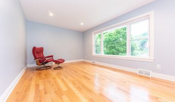 641 Louise Dr, Ann Arbor, MI 48103