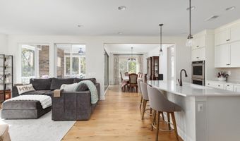 144 COWBIRD St, Lake Frederick, VA 22630