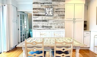 5 Byrnes St, Newport, RI 02840