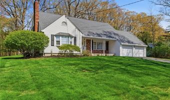 2 High Ridge Dr, Cumberland, RI 02864