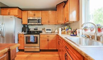 200 Woodward Ave, East Providence, RI 02914