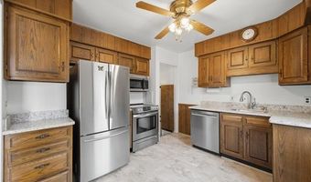15924 Hanover Ave, Allen Park, MI 48101