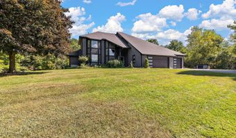 9820 Snow Pointe Dr SE, Alto, MI 49302