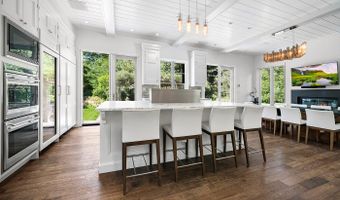 68 Fresh Pond Rd, Amagansett, NY 11930