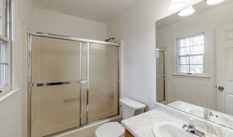 135 Longbranch Ct, Athens, GA 30605