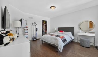 3062 N Spurway Dr, Ann Arbor, MI 48105