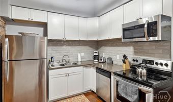 418 E Waldburg St A & B, Savannah, GA 31401