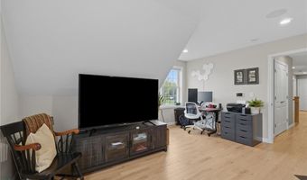 81 Golden View Dr, Johnston, RI 02919