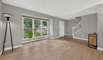 1592 Greenfield Crossing Ct, Ballwin, MO 63021